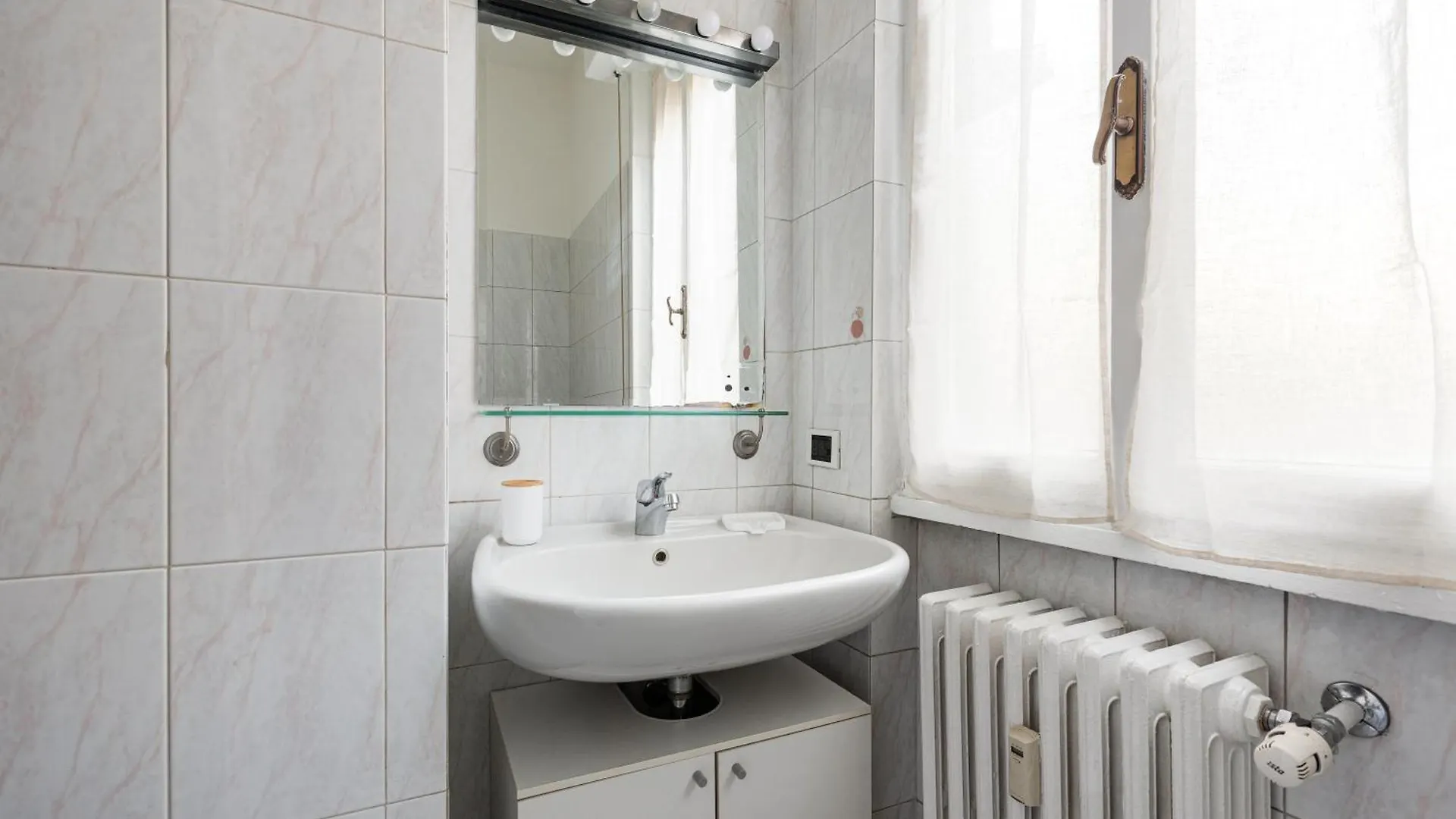 Zara Comfy Apartment - 110M From Istria M5 Mediolan